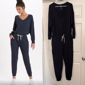 Vuori Lux Long Sleeve Jumpsuit in Midnight Heather Size XL